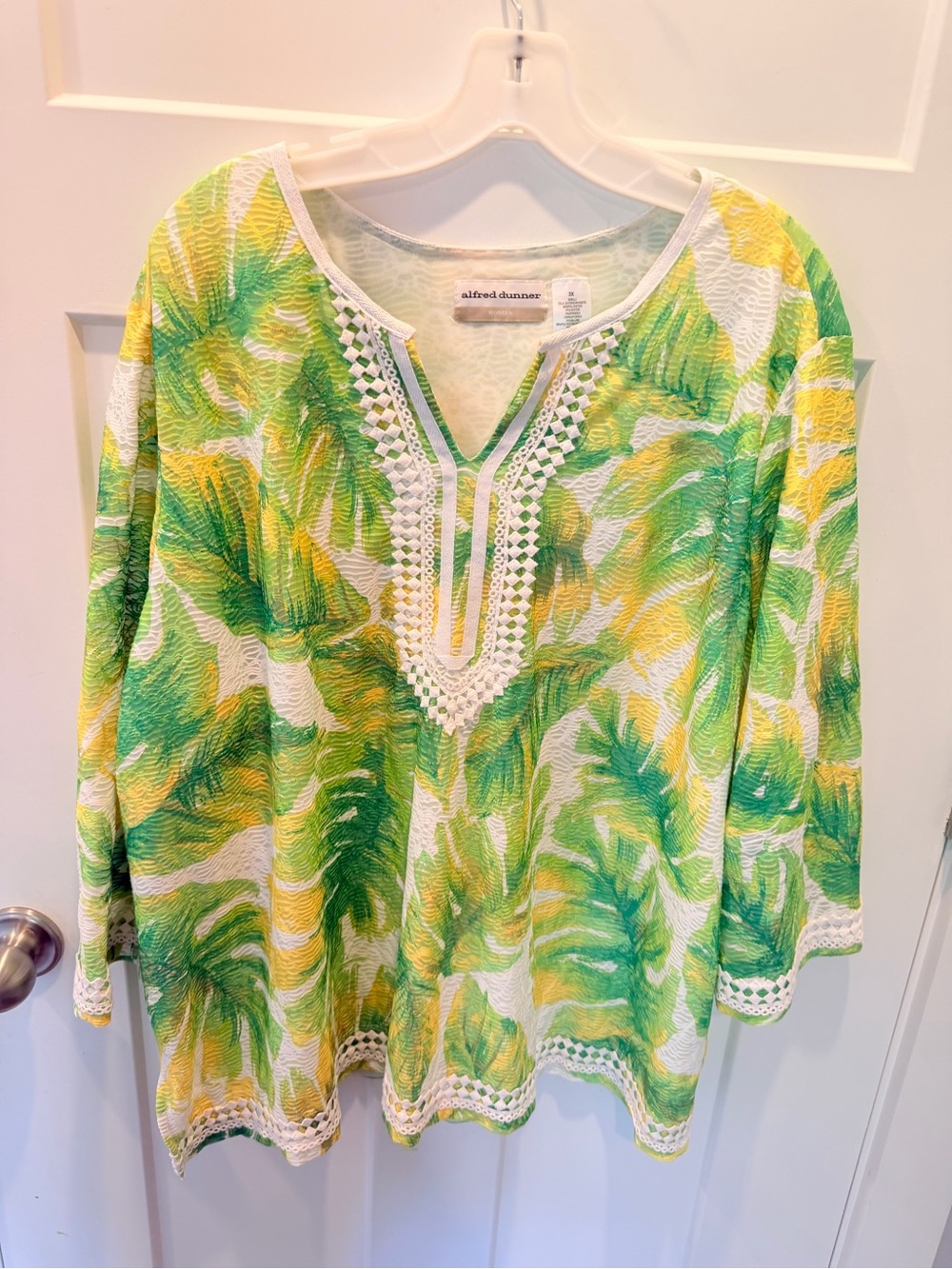 Alfred Dunner 3X Tropical Palm Print Crochet Trim Tunic Top Green Yellow